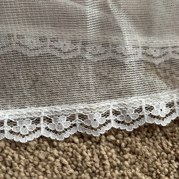 Full slip,white Poofy. Velcro closure girls teen / ladies S/M. Wedding/costume - Picture 13 of 17